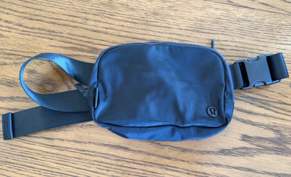 Lululemon Everywhere Belt Bag Black 1L